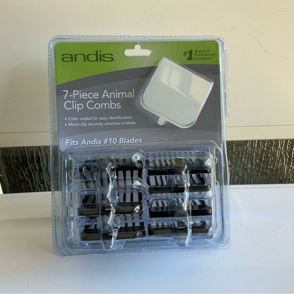 Andis 7-Piece Animal Clip Comb Set Open Box 6/7 Missing 1 Comb
